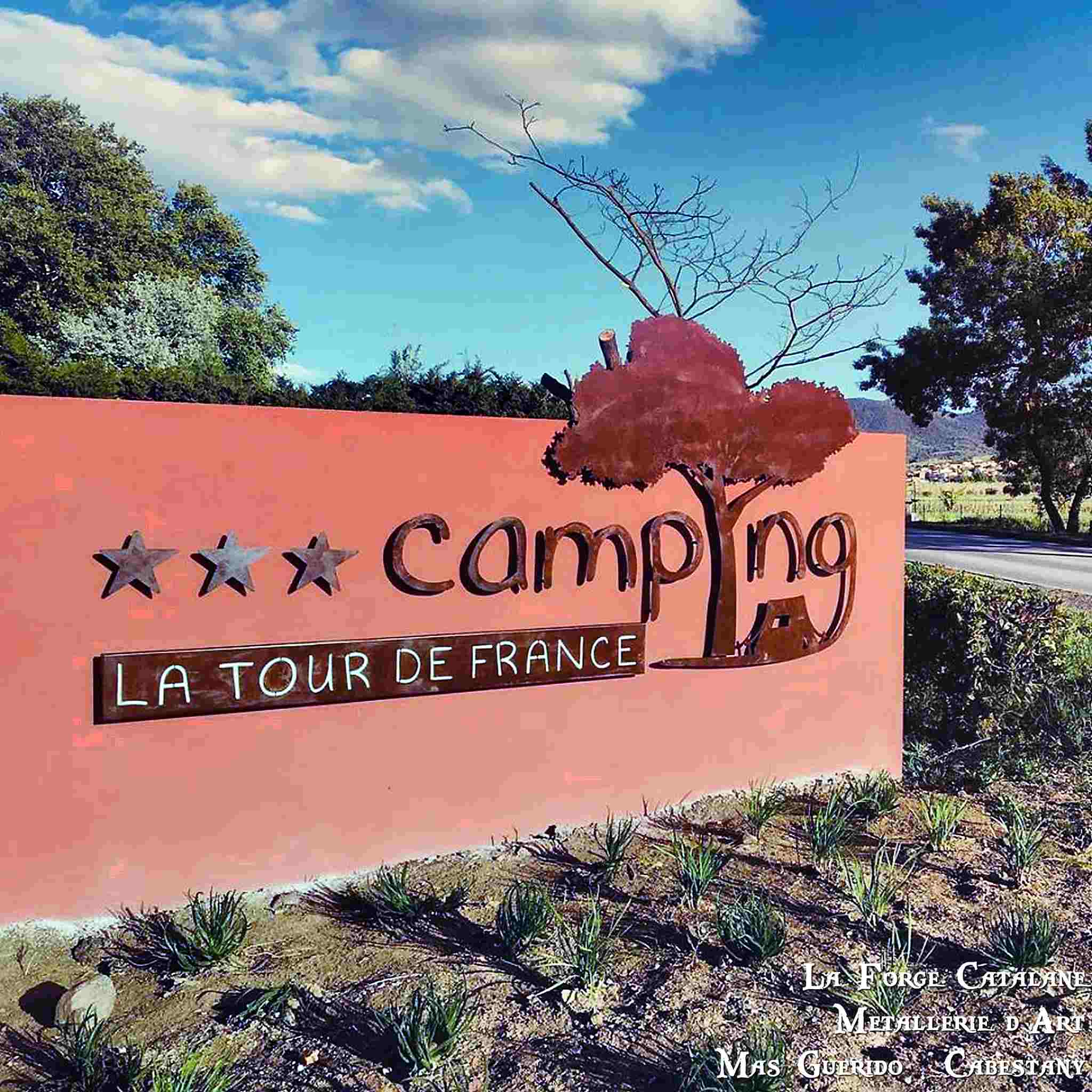 enseigne camping la tour de france decoupe laser forge catalane.jpg